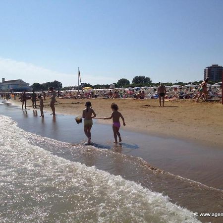 Lignano Sabbiadoro With Poolアパートメント エクステリア 写真