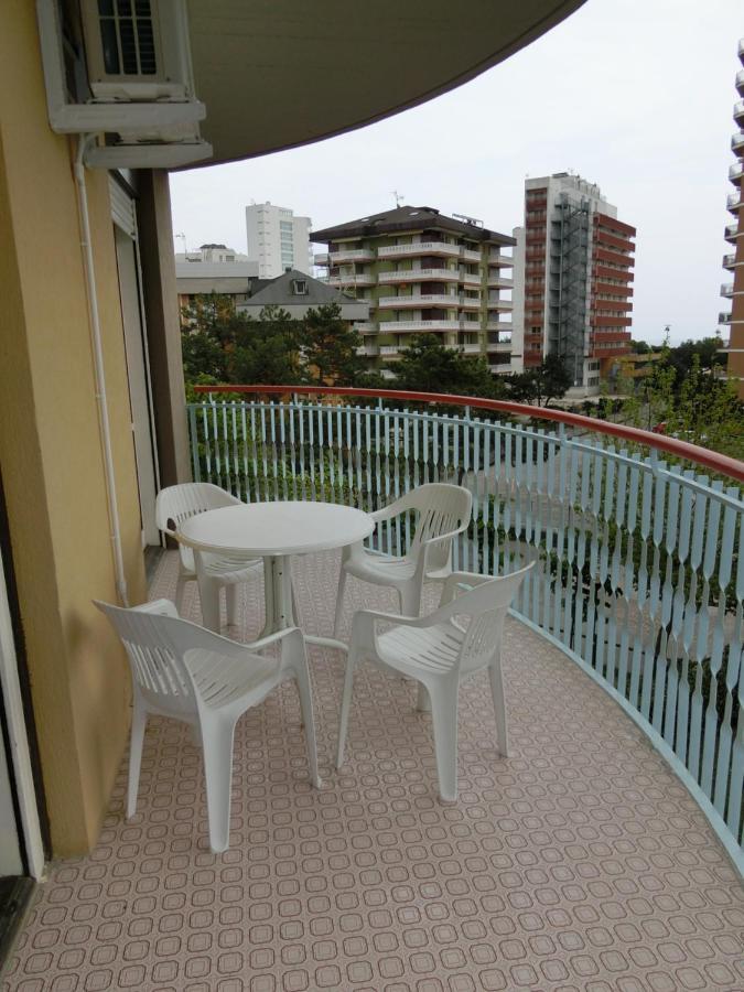 Lignano Sabbiadoro With Poolアパートメント エクステリア 写真
